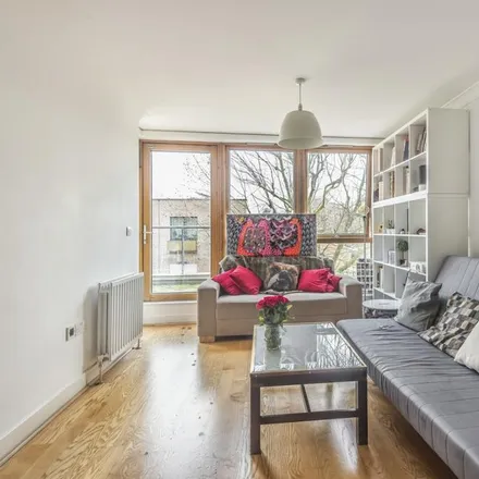 Rent this 2 bed apartment on St James's Road / Southwark Park Road in St James's Road, London