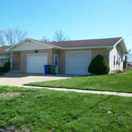 Buy this 2 bed house on 106 Central Avenue in Charles City, IA 50616
