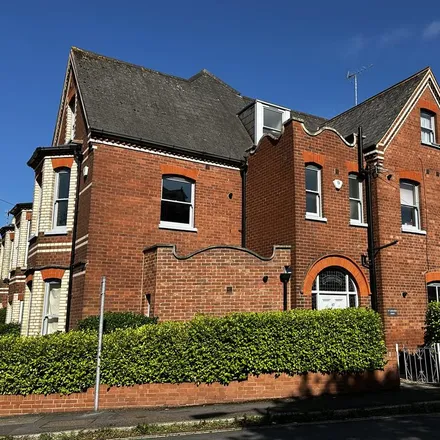 Rent this studio apartment on 83 Magdalen Road in Exeter, EX2 4TF