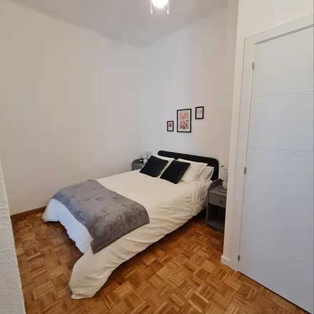 Image 4 - Calle de Altamirano, 36, 28008 Madrid, Spain - Apartment for rent