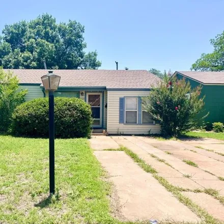Rent this 2 bed house on 2719 36th St in Lubbock, Texas