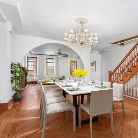Image 3 - 207 West 122nd Street, New York, NY 10027, USA - Townhouse for sale