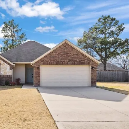Buy this 3 bed house on 1705 Drake Drive in Commerce, TX 75428
