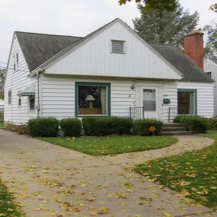 Buy this 3 bed house on 648 Winchell Street Southeast in Grand Rapids, MI 49507