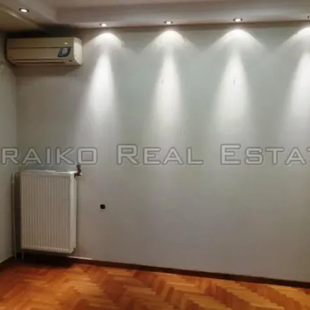 Rent this 3 bed apartment on Ηρώων Πολυτεχνείου 34 in Piraeus, Greece