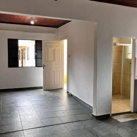 Rent this 2 bed house on Rua Tomaz Aldano in Porto Velho, Itajubá - MG