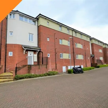 Rent this 2 bed apartment on Arras Road in Portsmouth, PO3 5FZ