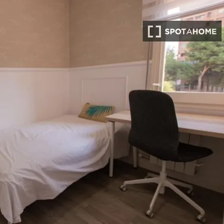 Rent this 5 bed room on Carrer de Bailèn in 41, 08010 Barcelona