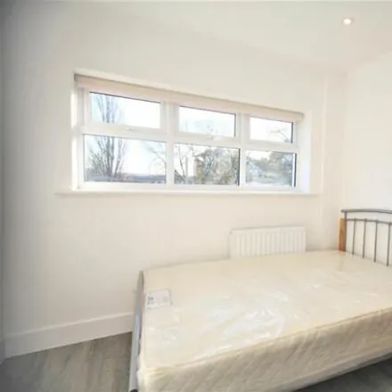 Image 3 - 63 Renters Avenue, London, NW4 3RD, United Kingdom - Duplex for rent