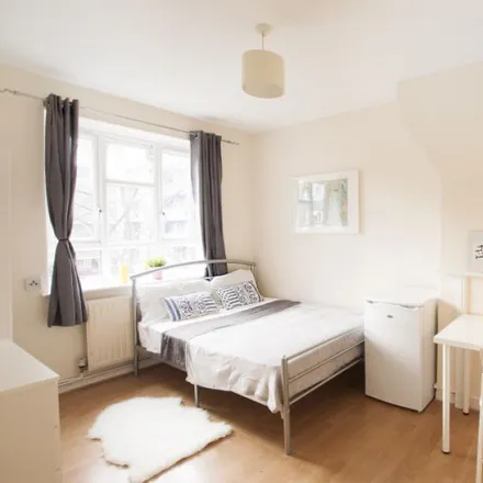 Rent this 5 bed room on Ellenborough House in Mackenzie Close, London