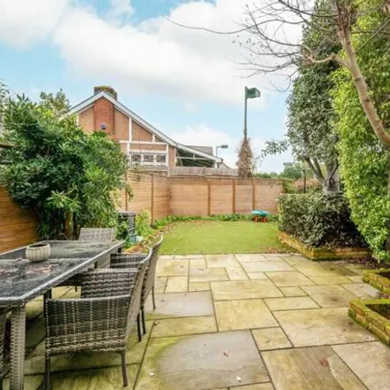 Image 5 - 28 Southdean Gardens, London, SW19 6NU, United Kingdom - Townhouse for rent
