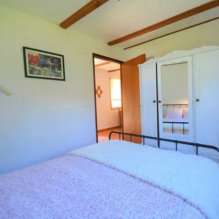 Rent this 1 bed house on São Martinho do Porto in Travessa 25 de Maio, 2460-873 São Martinho do Porto