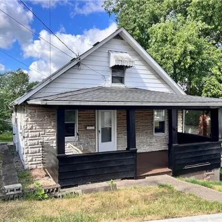 Rent this 2 bed house on 1025 Bruce St in Washington, Pennsylvania