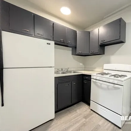 Rent this studio apartment on 1347 N Dearborn St