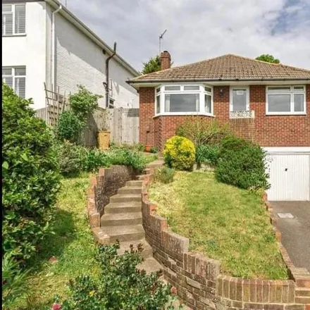 Rent this 2 bed house on Lawn Cemetery in Warren Road, Brighton