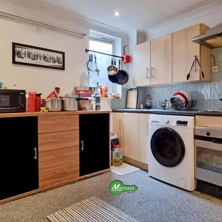 Buy this 2 bed apartment on Warwall in London, E6 6WN