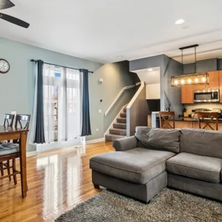 Image 3 - 561 West 16th Street, Chicago, IL 60616, USA - House for sale