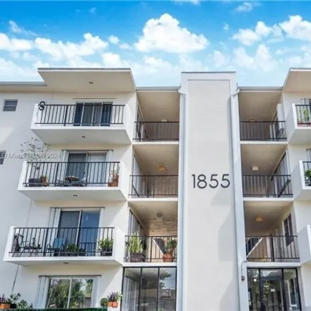 Buy this 2 bed condo on 1883 Plunkett Street in Hollywood, FL 33020
