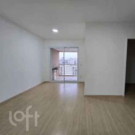 Buy this 2 bed apartment on Rua Cipriano Barata in Vila Monumento, São Paulo - SP