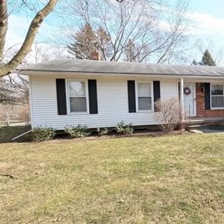 Buy this 3 bed house on 270 Oakwood Drive in Flushing, MI 48433
