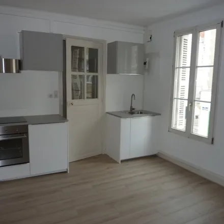 Rent this 2 bed apartment on 11 Place Velpeau in 37000 Tours, France
