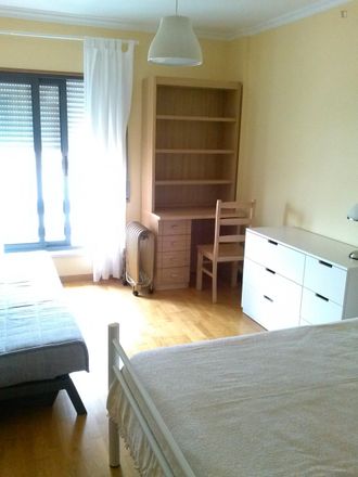 Rent this 2 bed room on Lisboa Horizonte in Rua João Cunha Serra, Lisbon