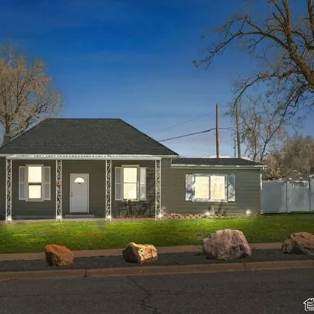 Buy this 3 bed house on 88 South 600 East in Kaysville, UT 84037
