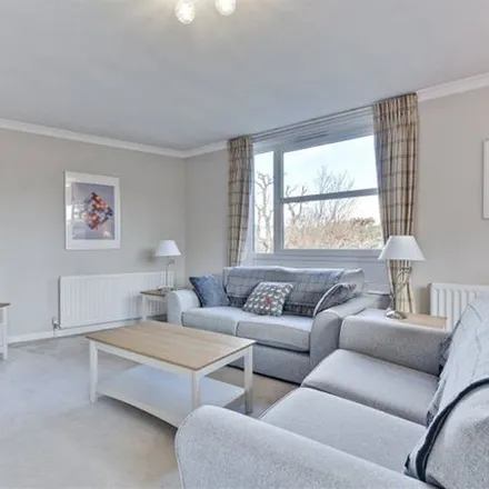 Image 1 - 25-36 Heathside, Weybridge, KT13 9YH, United Kingdom - Apartment for rent