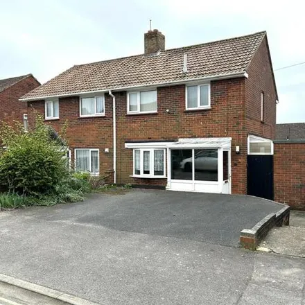 Image 1 - Dryden Avenue, Portsmouth, PO6 4PP, United Kingdom - Townhouse for sale