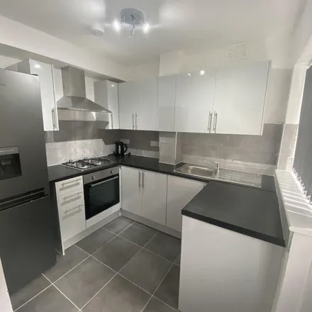 Rent this 4 bed apartment on SMITHDOWN RD/GRANVILLE RD in Smithdown Road, Liverpool