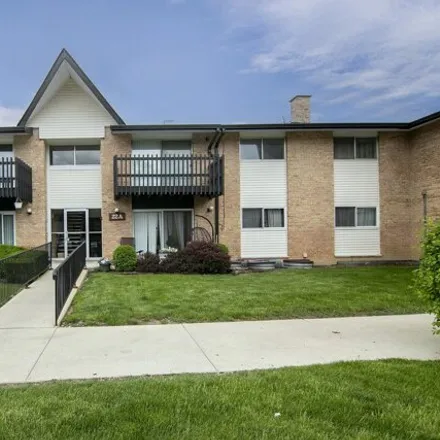 Buy this 3 bed condo on 22A Kingery Quarter Apt 101 in Willowbrook, Illinois