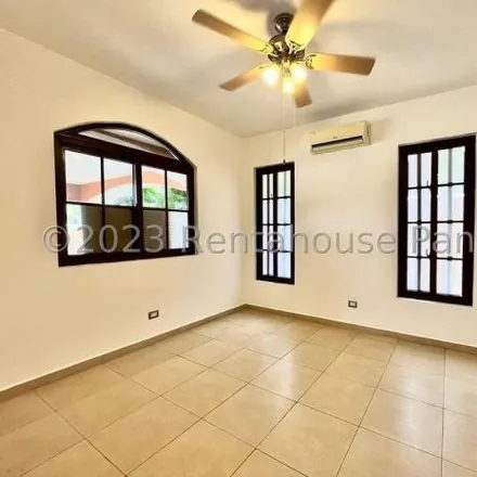 Rent this 4 bed house on unnamed road in Don Bosco, Panamá