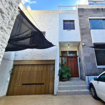 Buy this 8 bed house on Calle Mexicaltzingo 1967 in Obrera, 44150 Guadalajara