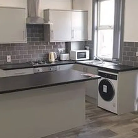 Rent this 3 bed apartment on Quarry Street in Leeds, LS6 2JU