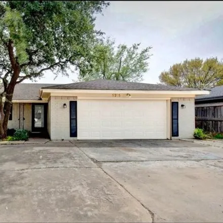 Buy this 4 bed house on 5203 92nd Street in Lubbock, TX 79424