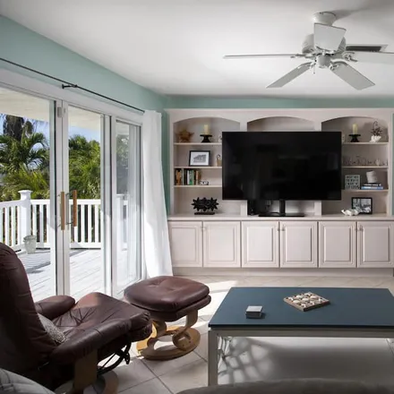 Rent this 3 bed house on Summerland Key in FL, 33042
