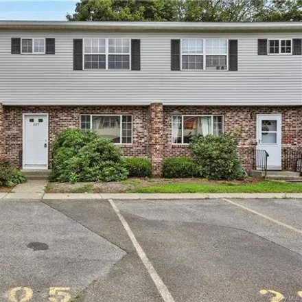 Image 2 - 605 Briarwood Ct, New Paltz, New York, 12561 - Townhouse for sale