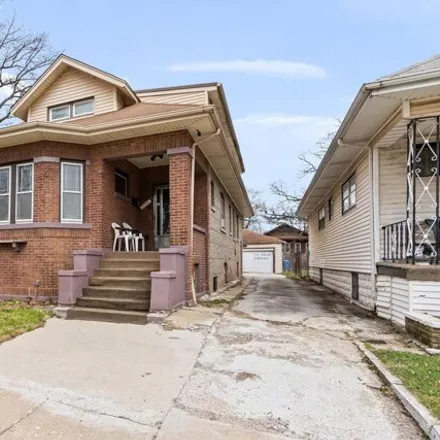 Image 2 - 12241 South Normal Avenue, Chicago, IL 60628, USA - House for sale