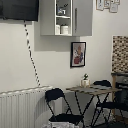 Image 4 - Kirklees, HD2 1AR, United Kingdom - Apartment for rent