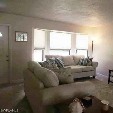 Image 3 - 1510 Southeast 11th Place, Cape Coral, FL 33990, USA - House for rent