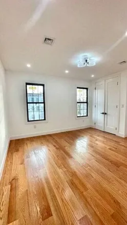 Image 7 - 2046 Pacific Street, New York, NY 11233, USA - House for sale