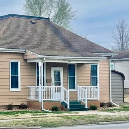 Buy this 2 bed house on 754 Jackson Street in Beardstown, IL 62618