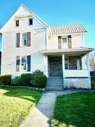 Buy this 4 bed house on 2011 Lincoln Street in Williamsport, PA 17701