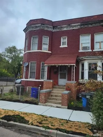 Buy this 5 bed townhouse on Victoria in Porter Street, Detroit