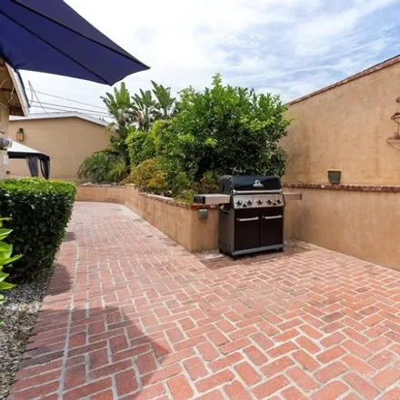 Image 3 - Alley ‎89236, Los Angeles, CA 91371, USA - House for rent