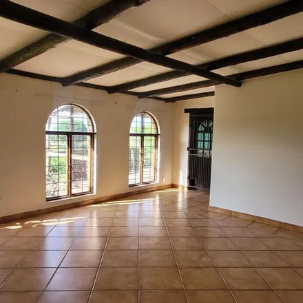 Rent this 3 bed apartment on North Road in Regent's Park, Johannesburg