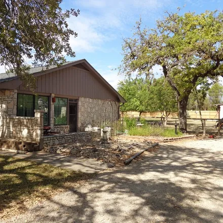 Image 3 - 145 Oak Wood Road East, Kerr County, TX 78028, USA - House for sale