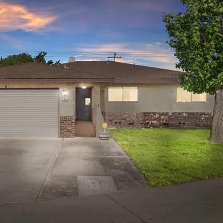 Buy this 3 bed house on 20 Cambridge Drive in Lodi, CA 95242