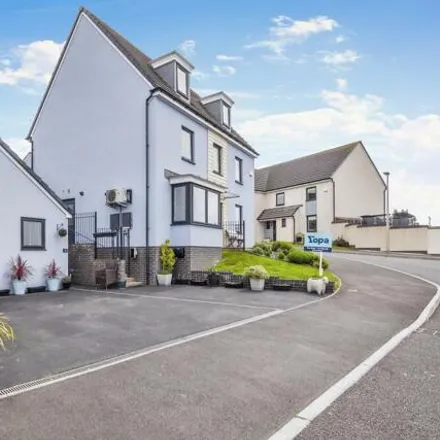 Rent this 6 bed house on Channel View in Ogmore-by-Sea, CF32 0QB