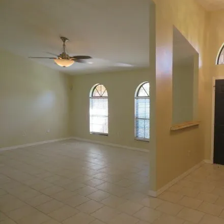 Image 4 - 409 Southwest Whitmore Drive, Port Saint Lucie, FL 34984, USA - House for rent